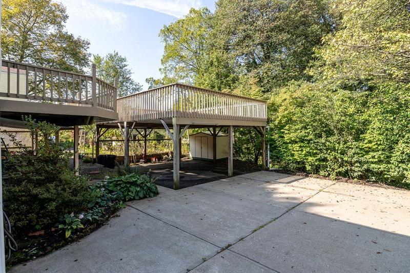 125 Hillendale Road Pittsburgh, PA 15237 - Photo 5 of 21 Double Car Port
