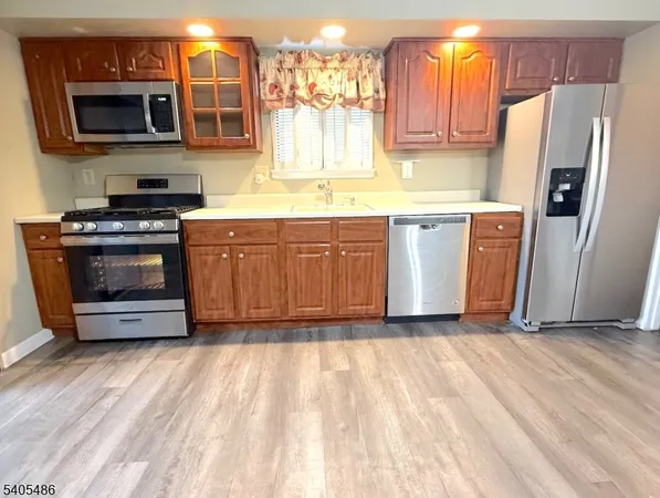 $475,000 | 237 Kingsberry Drive, Unit 237, Somerset, NJ 08873