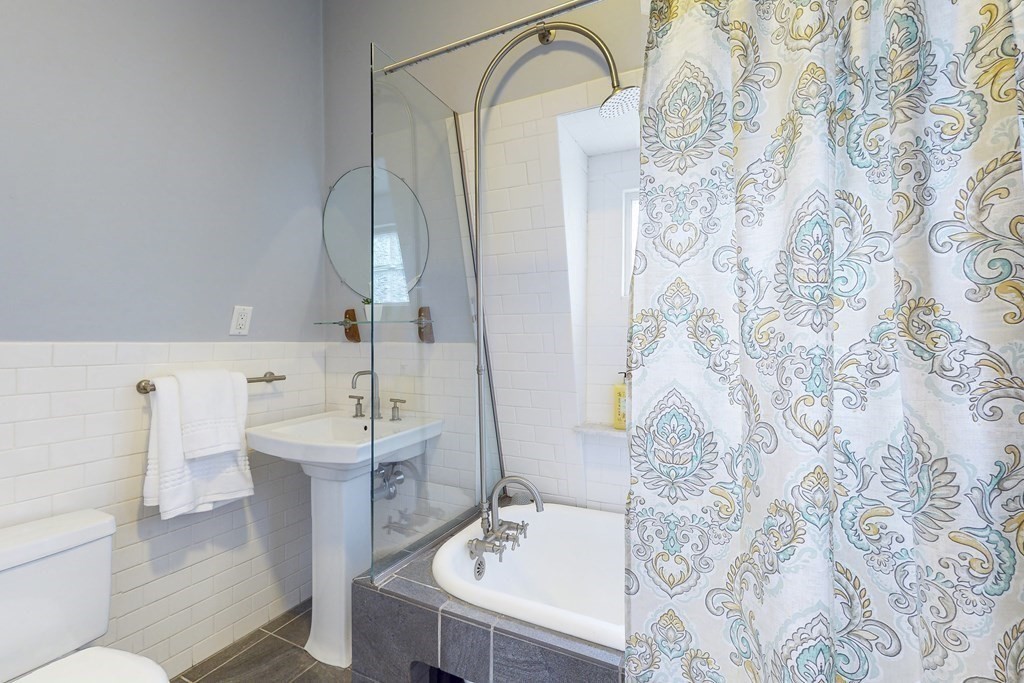 55 Carleton Street Newton, MA 02458 - Photo 18 of 34