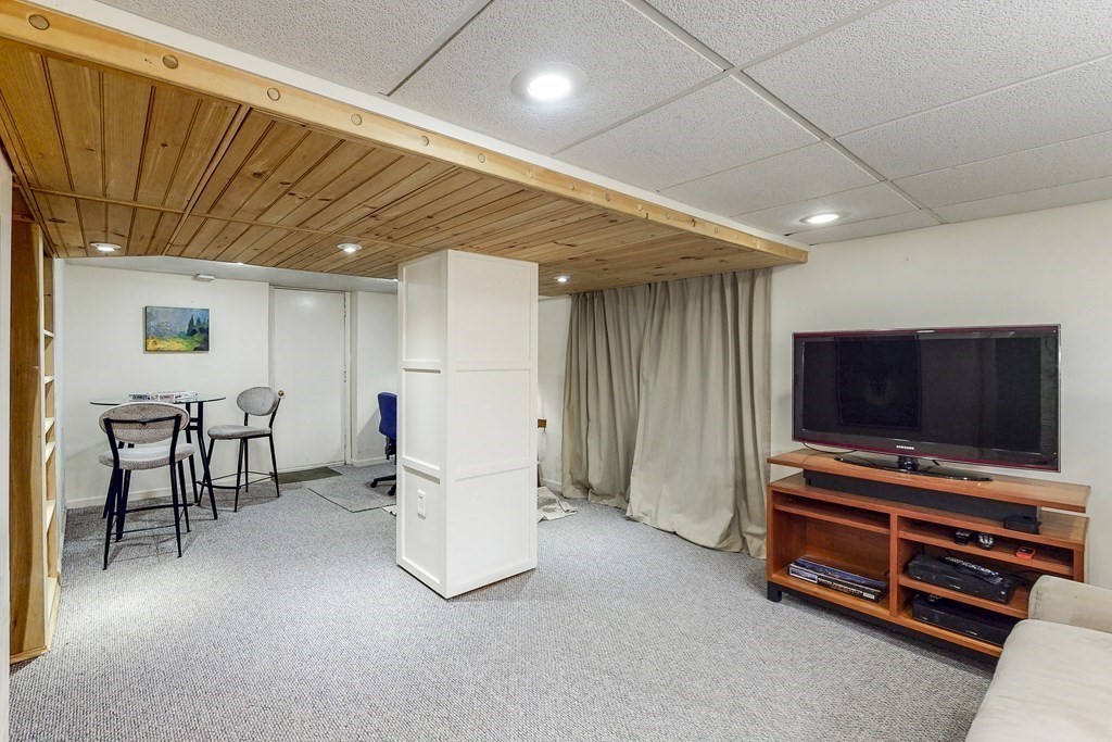 55 Carleton Street Newton, MA 02458 - Photo 20 of 34