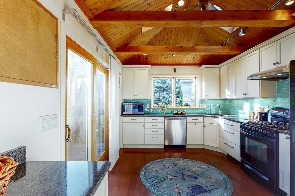 55 Carleton Street Newton, MA 02458 - Photo 7 of 34