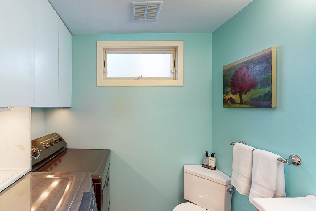 55 Carleton Street Newton, MA 02458 - Photo 10 of 34