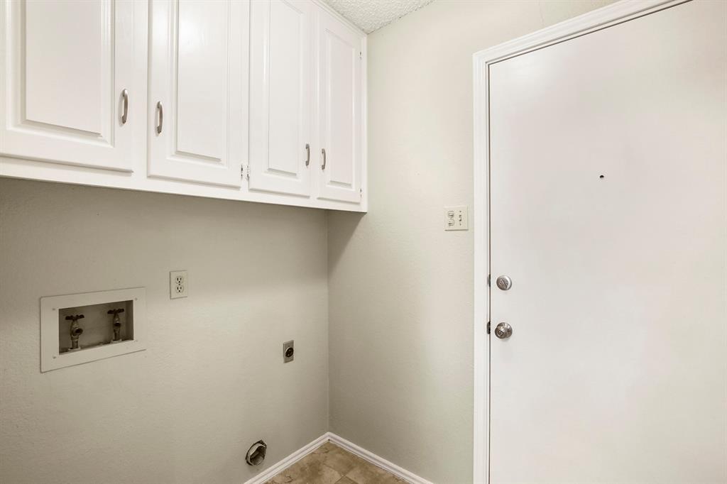 1916 Everglade Court Grapevine, TX 76051 - Photo 15 of 35