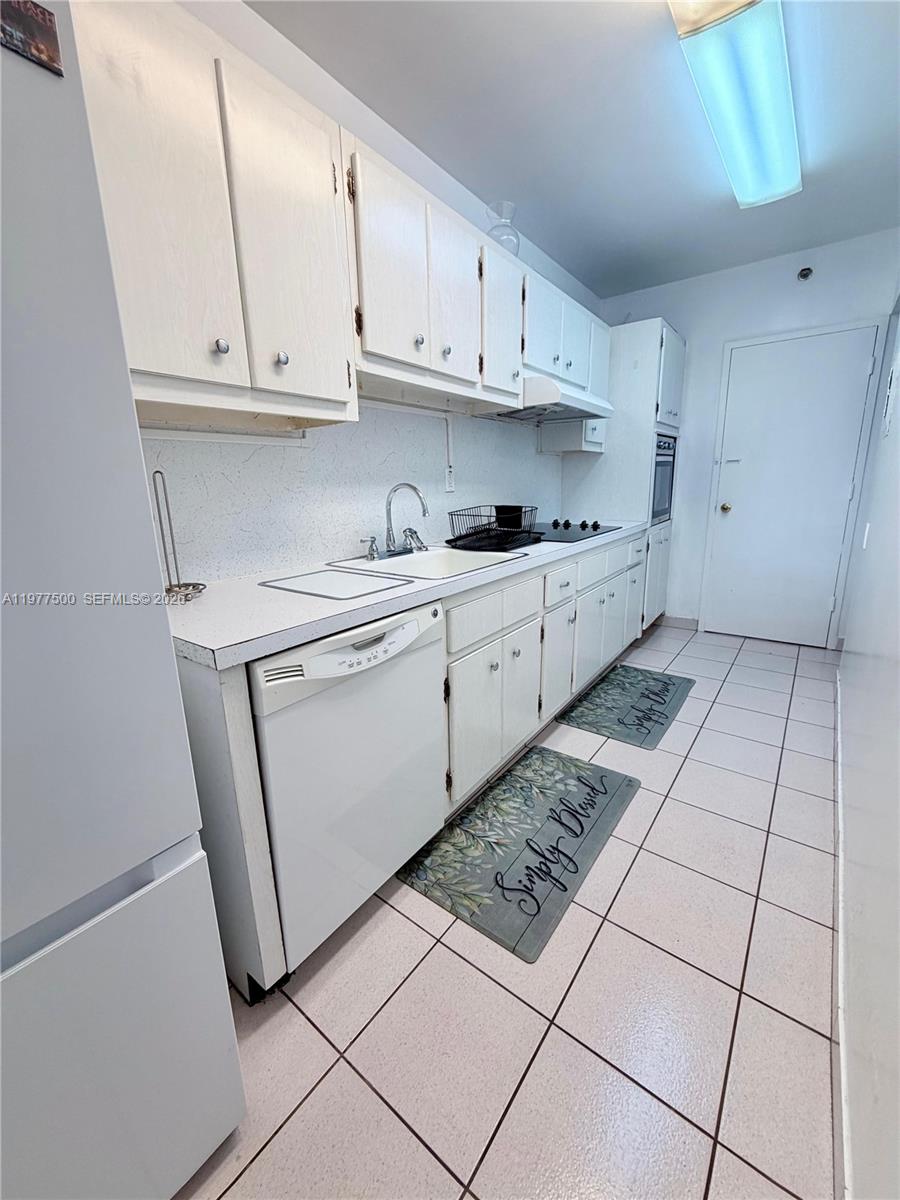 100 Lincoln Road, Unit 304 Miami Beach, FL 33139 - Photo 6 of 10 Photo 6