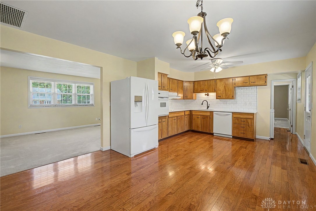 2716 Ridgeville Court Kettering, OH 45440 - Photo 10 of 37 Gallery Image 10