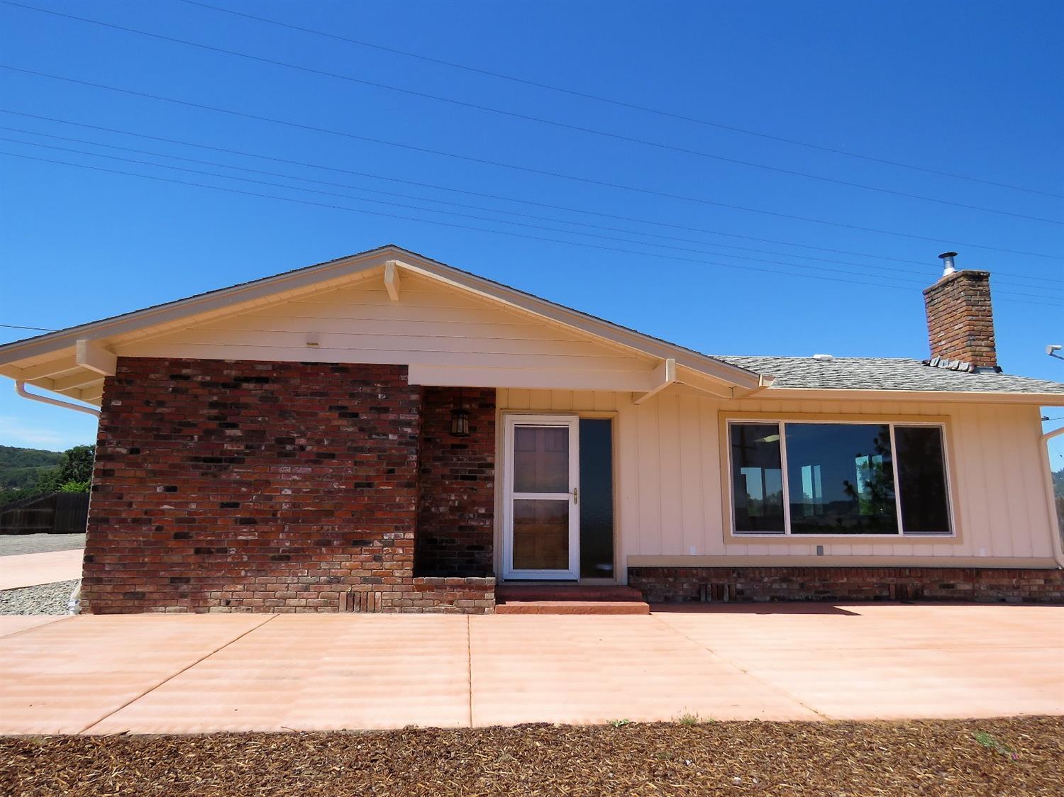 7181 Blackwell Road Central Point, OR 97502 - Photo 1 of 23 Primary Photo