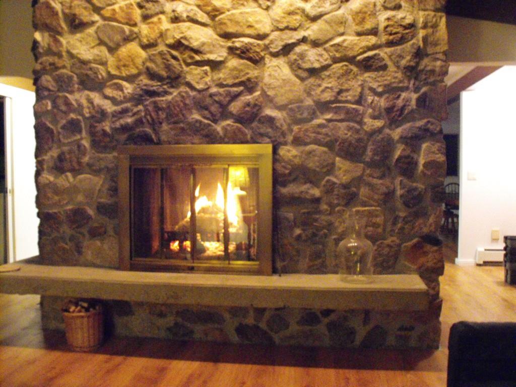48 Old Stage Road Hatfield, MA 01088 - Photo 19 of 28 a living room with a couch