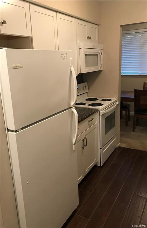 29840 West Twelve Mile Road, Unit 403 Farmington, MI 48334 - Photo 6 of 16