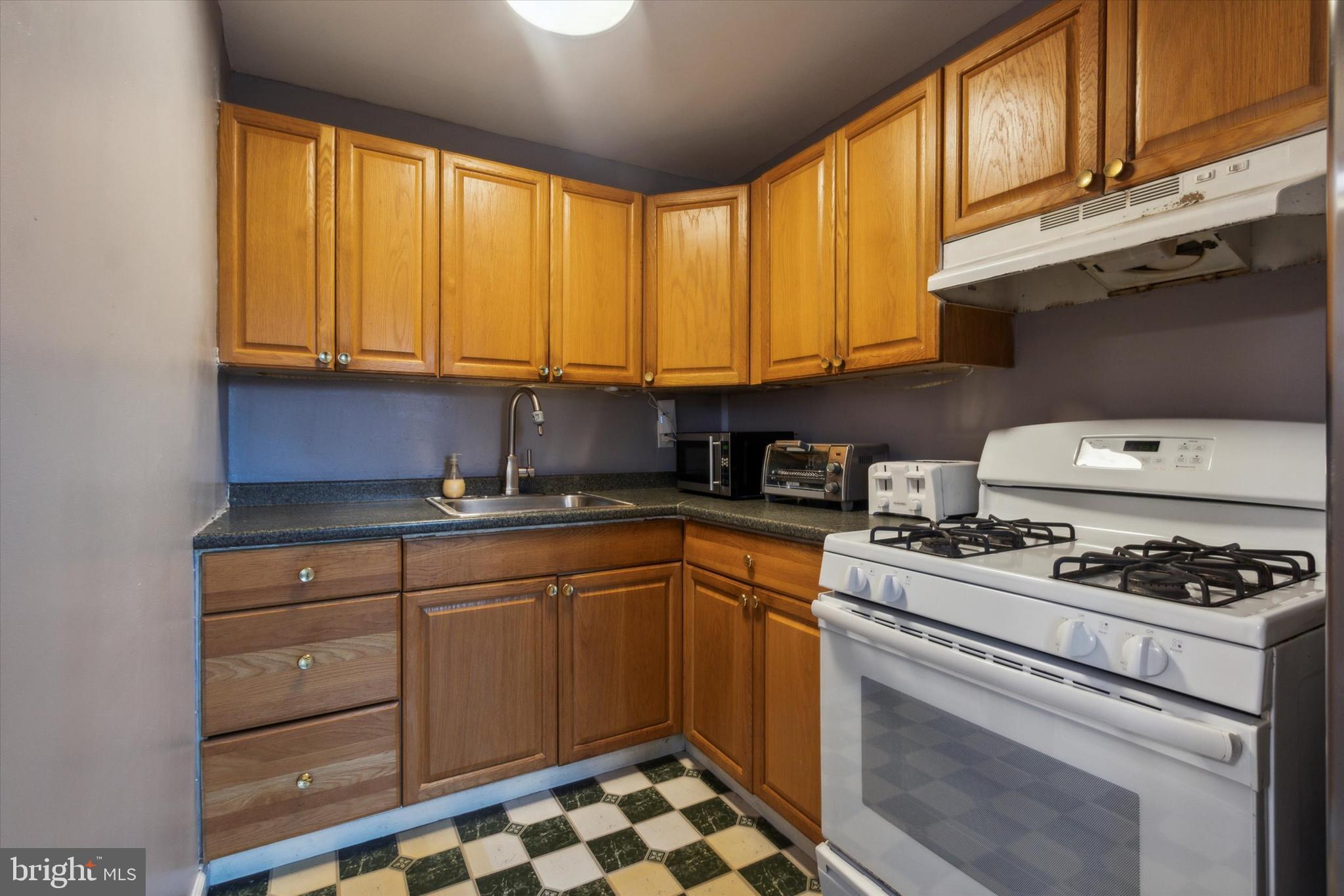 2031 Heather Road Folcroft, PA 19032 - Photo 9 of 24 Gallery Image 9