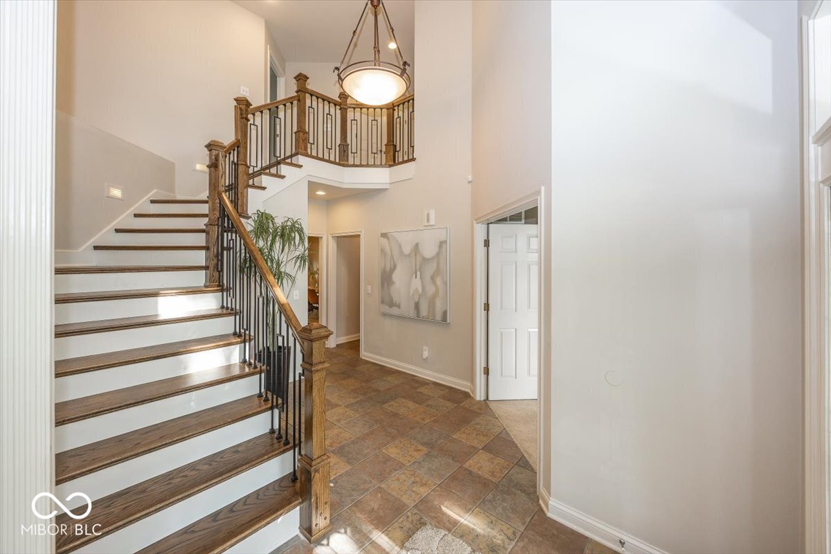 10275 Springstone Road Fishers, IN 46055 - Photo 4 of 43
