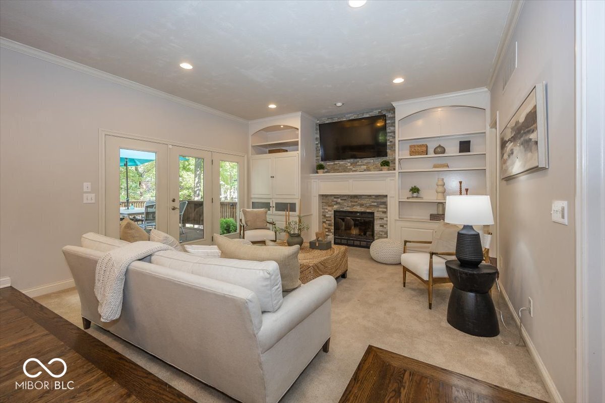 10275 Springstone Road Fishers, IN 46055 - Photo 8 of 43