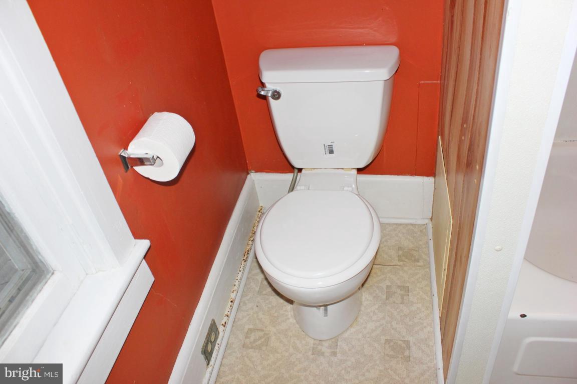 2 Twin Brook Road Lititz, PA 17543 - Photo 13 of 29 a bathroom with a toilet and a mirror