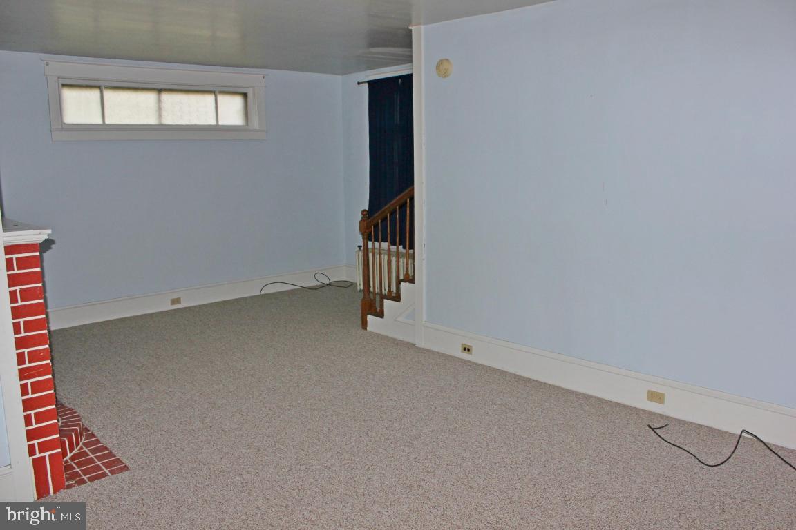 2 Twin Brook Road Lititz, PA 17543 - Photo 6 of 29 an empty room with windows
