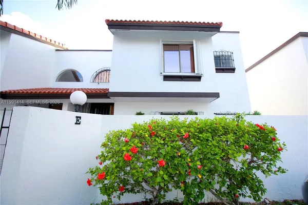 $2,900 | 1221 Southwest 124th Court, Unit 26E, Miami, FL 33184