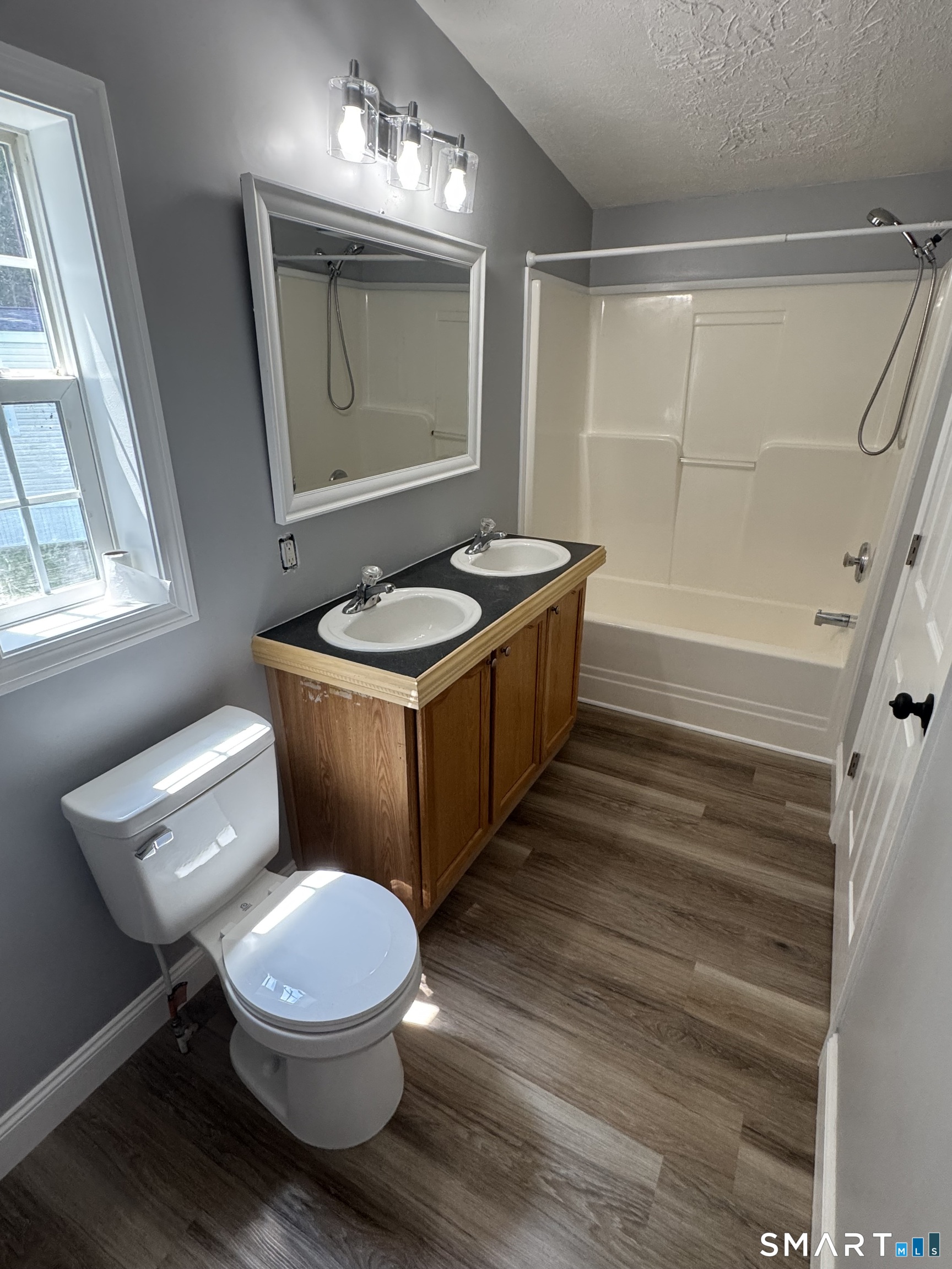 301 Buddington Road Groton, CT 06340 - Photo 7 of 17 Gallery Image 7
