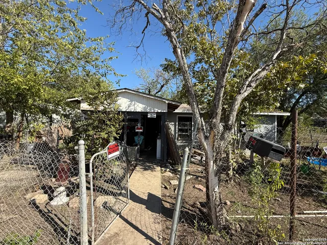 $64,900 | 818 Frank Street, San Antonio, TX 78208