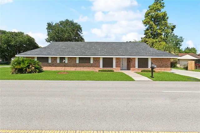 $2,300 | 4601 7th Street, Marrero, LA 70072