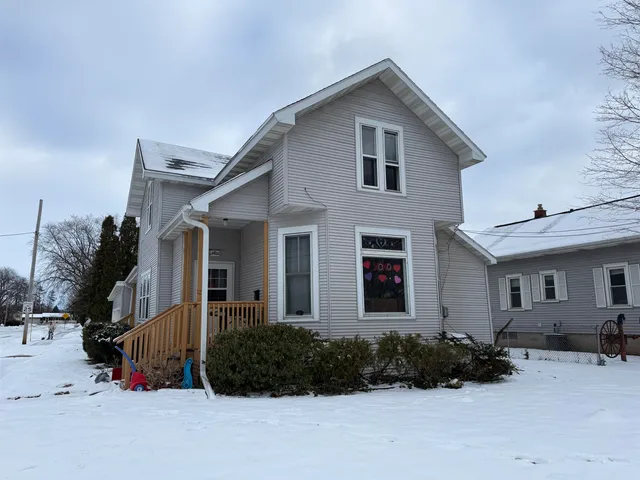 $219,900 | 1400 Knapp Street, Oshkosh, WI 54902