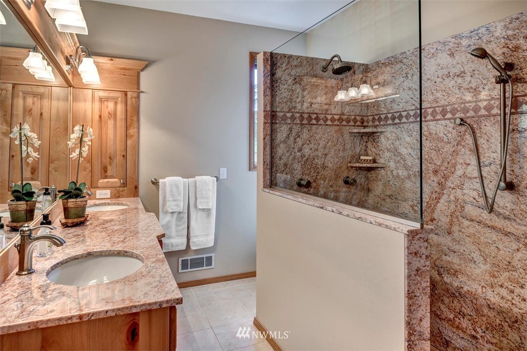25505 Southeast Issaquah-Fall City Road Issaquah, WA 98029 - Photo 13 of 25 Gallery Image 13