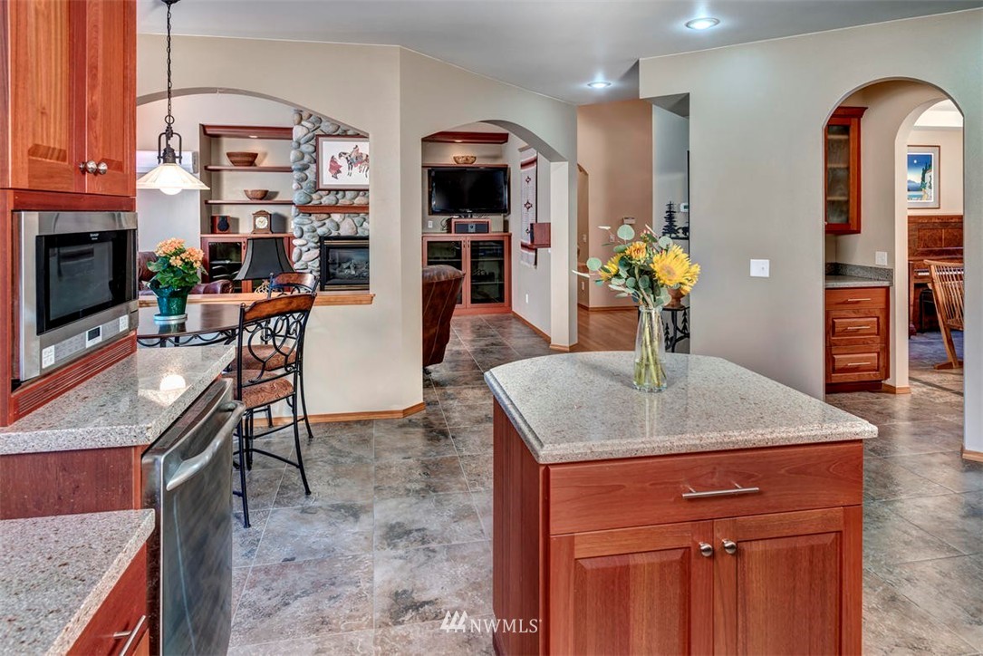 25505 Southeast Issaquah-Fall City Road Issaquah, WA 98029 - Photo 8 of 25 Gallery Image 8