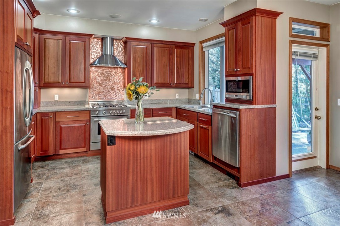 25505 Southeast Issaquah-Fall City Road Issaquah, WA 98029 - Photo 10 of 25 Gallery Image 10