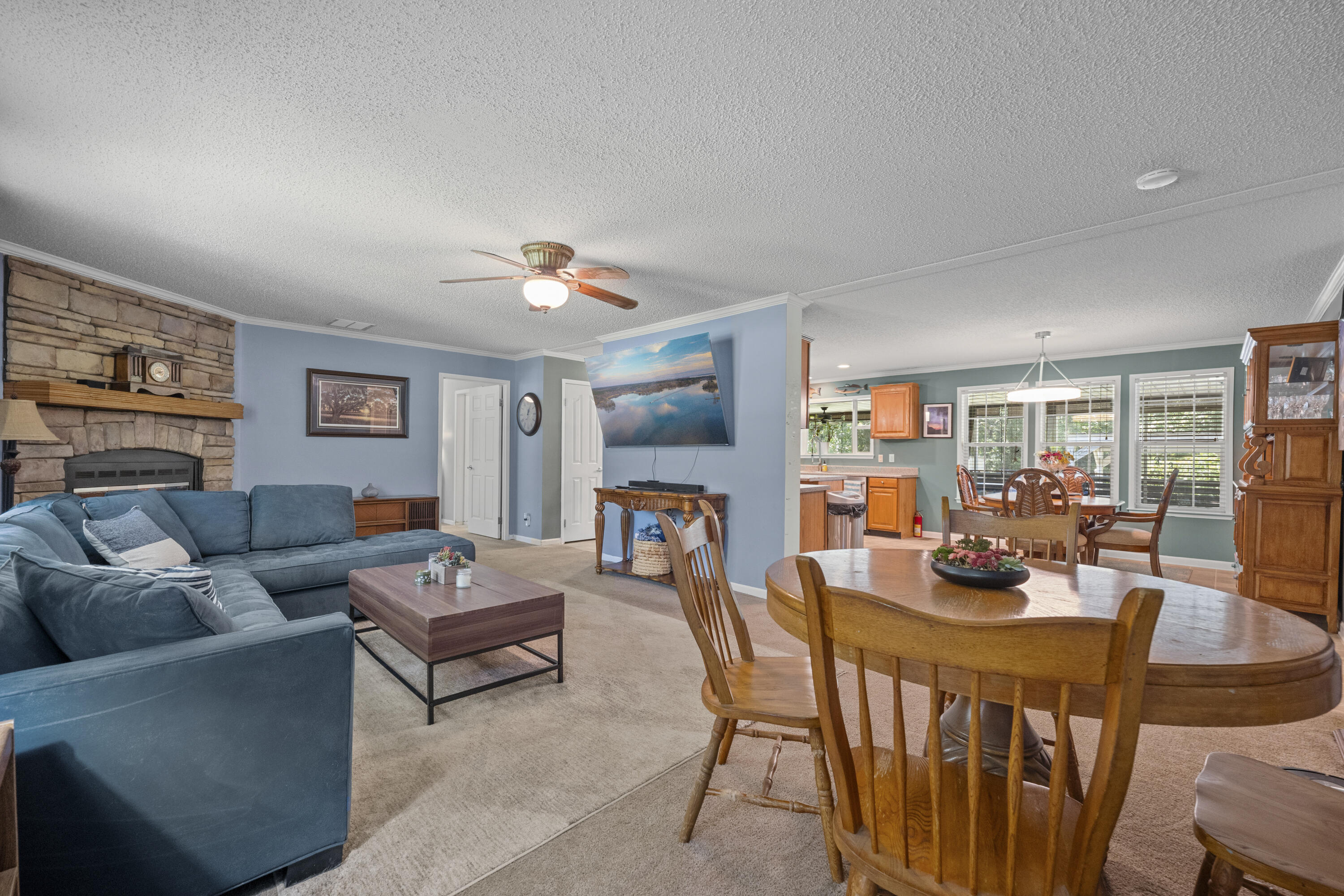 1893 Highway 6 Pinopolis, SC 29469 - Photo 5 of 14 Living Room