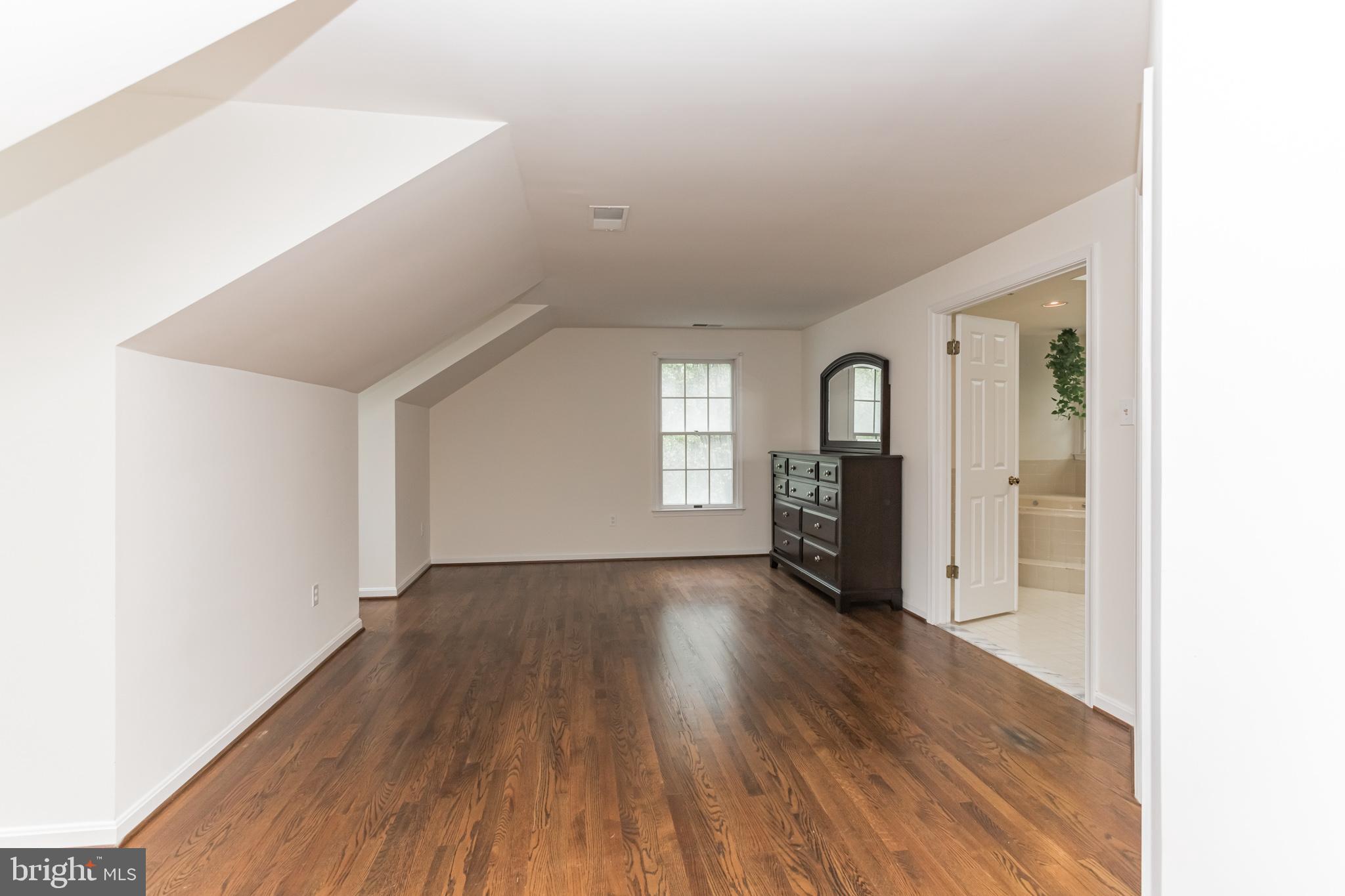 9719 Deep Smoke Columbia, MD 21046 - Photo 5 of 33