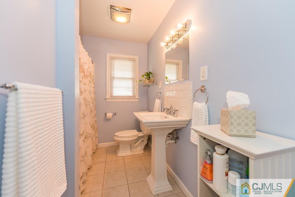 220 Denman Road Cranford, NJ 07016 - Photo 14 of 25 Gallery Image 14