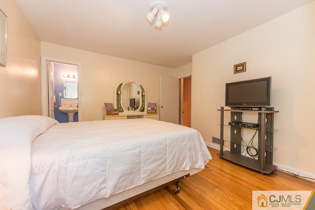 220 Denman Road Cranford, NJ 07016 - Photo 16 of 25 Gallery Image 16