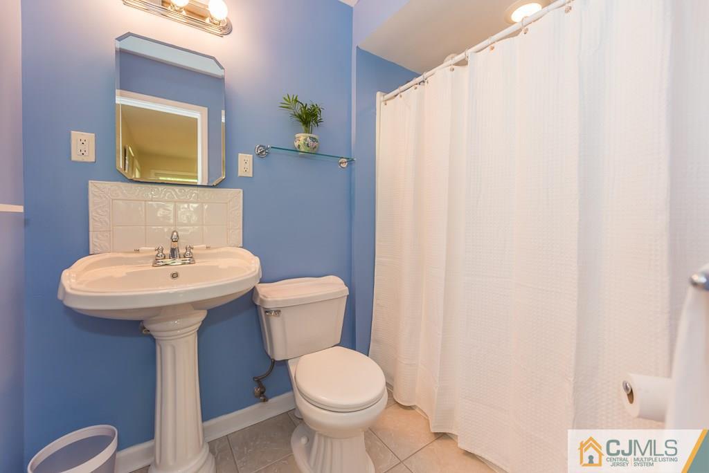 220 Denman Road Cranford, NJ 07016 - Photo 17 of 25 Gallery Image 17