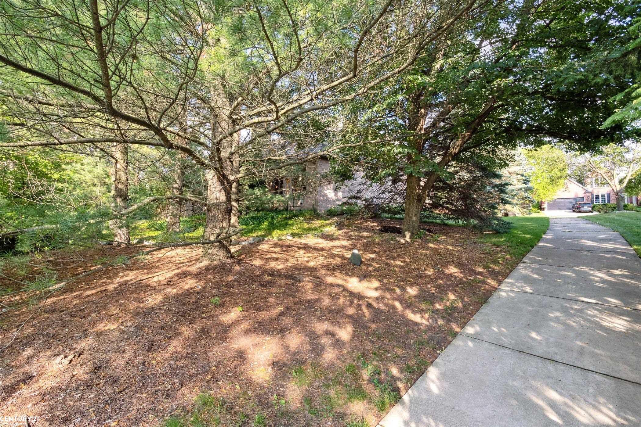 1033 Bloomview Circle Rochester, MI 48307 - Photo 36 of 44