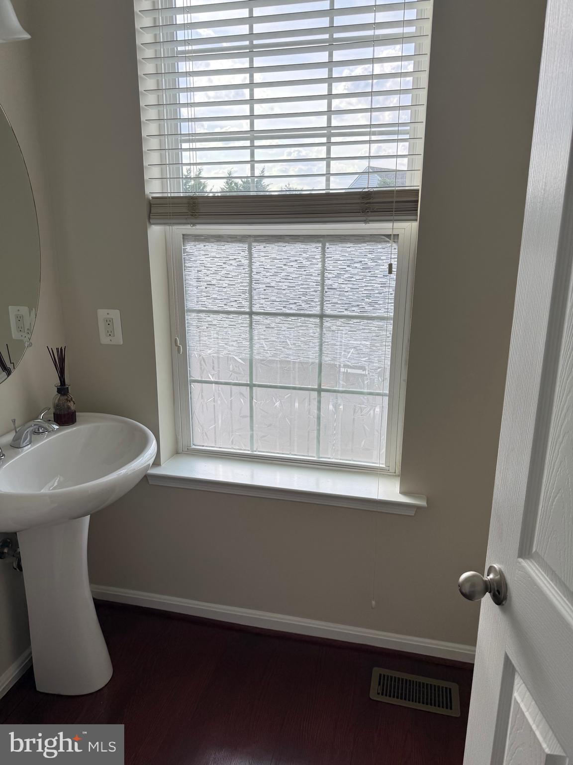 25680 Pleasant Valley Road Chantilly, VA 20152 - Photo 19 of 50
