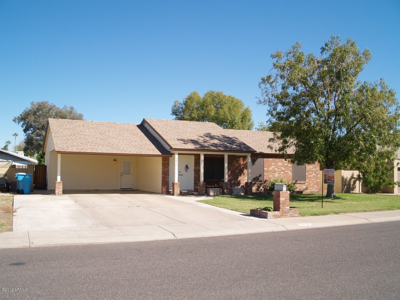 3826 West Dalphin Road Phoenix, AZ 85051 - Photo 2 of 22 Front of home view 2