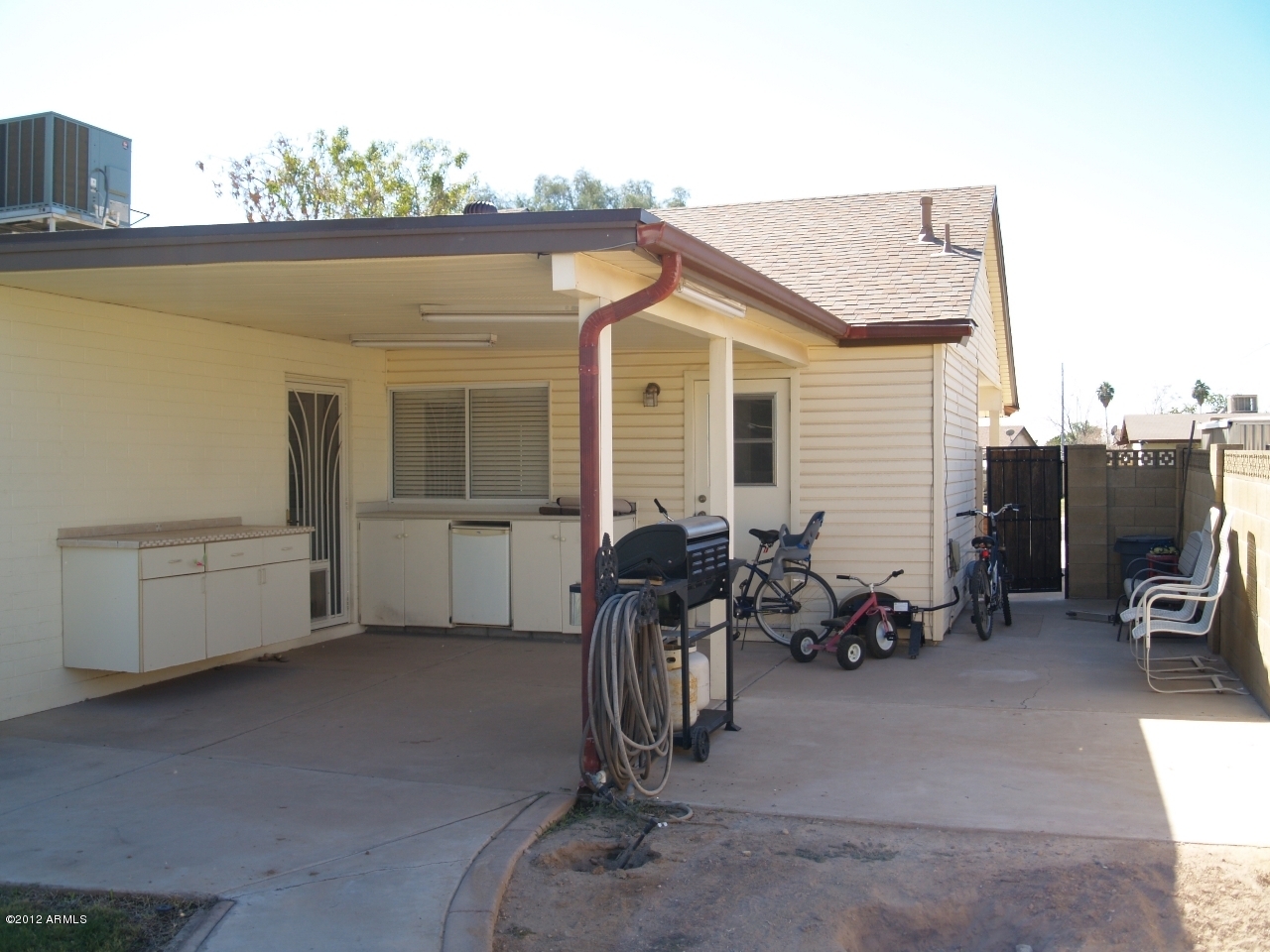 3826 West Dalphin Road Phoenix, AZ 85051 - Photo 22 of 22 Back patio view 2
