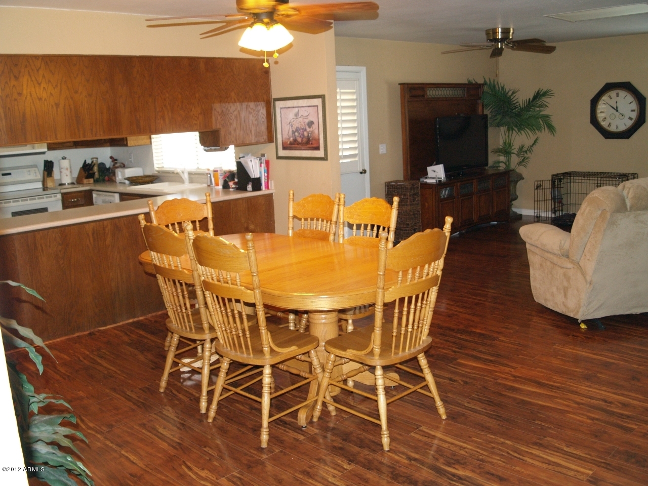 3826 West Dalphin Road Phoenix, AZ 85051 - Photo 6 of 22 Dining area