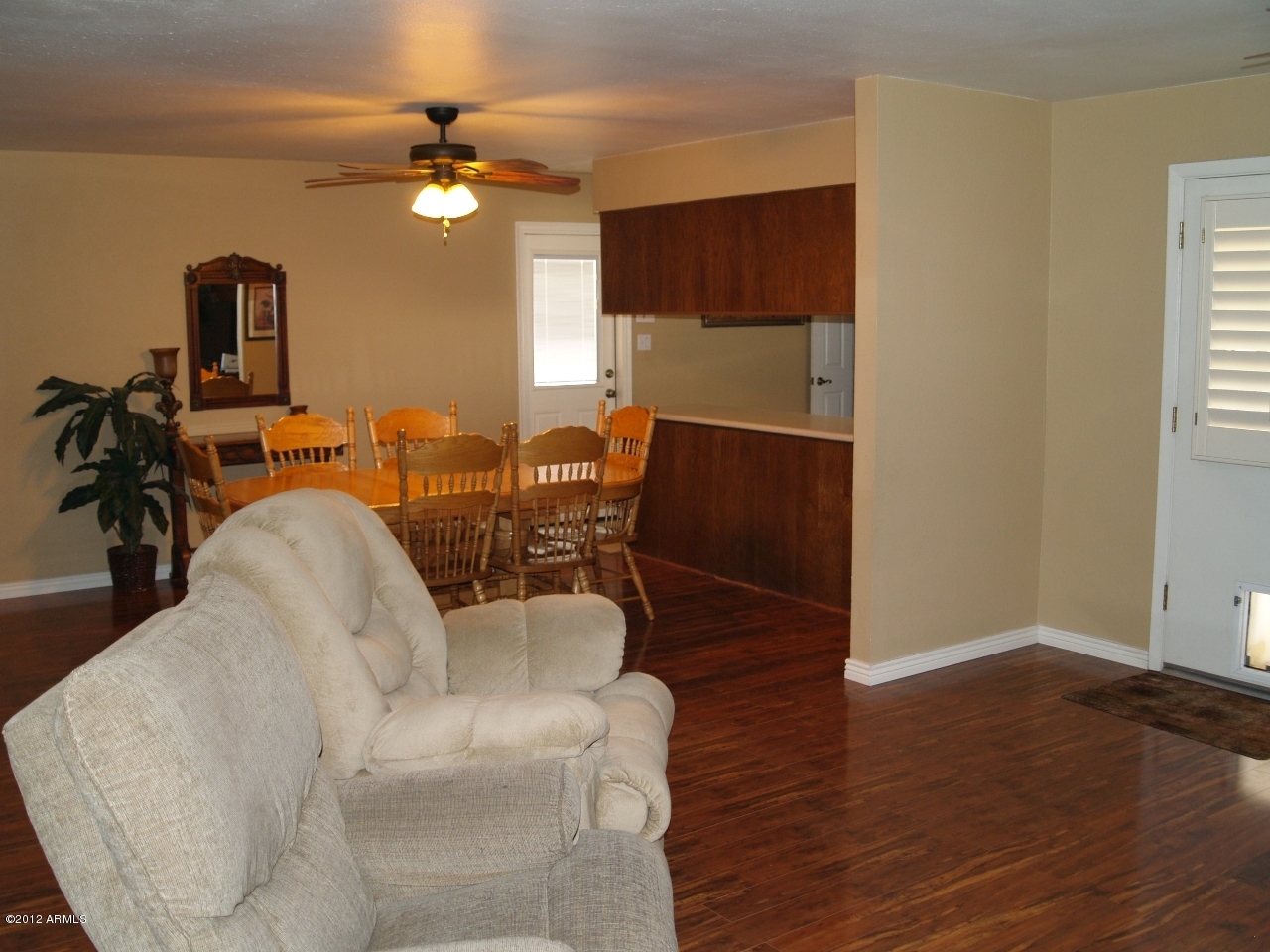 3826 West Dalphin Road Phoenix, AZ 85051 - Photo 9 of 22 View from Family room into dining room