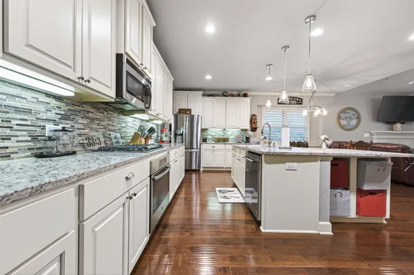 $649,900 | 225 Skipper Jack Drive, Montgomery, TX 77316