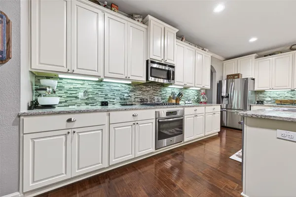 $649,900 | 225 Skipper Jack Drive, Montgomery, TX 77316