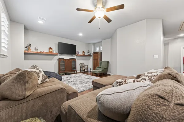 $649,900 | 225 Skipper Jack Drive, Montgomery, TX 77316