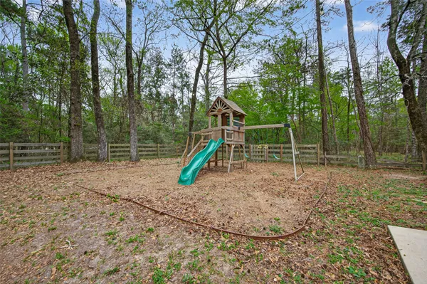 $649,900 | 225 Skipper Jack Drive, Montgomery, TX 77316