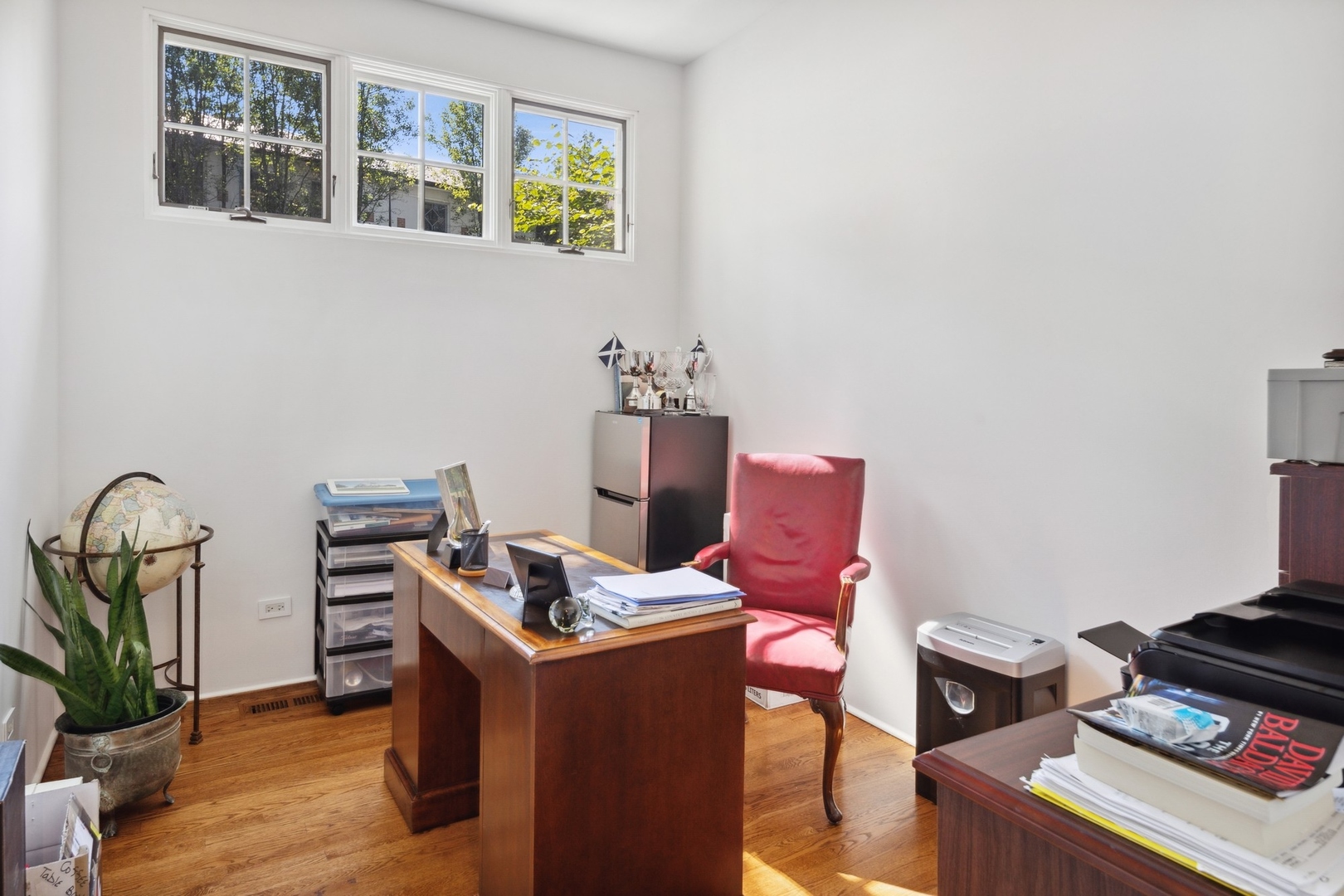 415 East Deerpath Road Lake Forest, IL 60045 - Photo 12 of 26 a work room with furniture