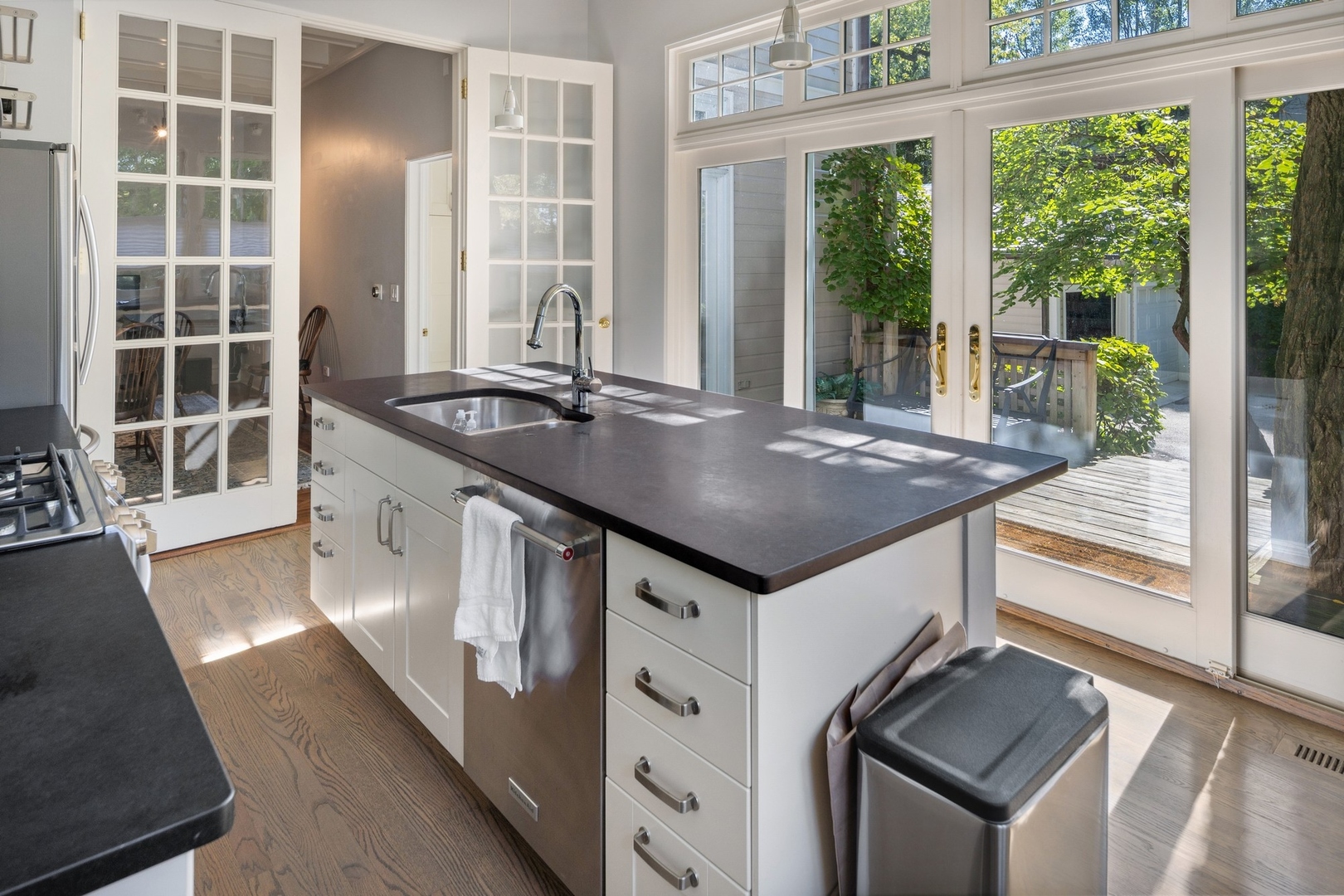 415 East Deerpath Road Lake Forest, IL 60045 - Photo 8 of 26 a kitchen that has a sink a stove and a window