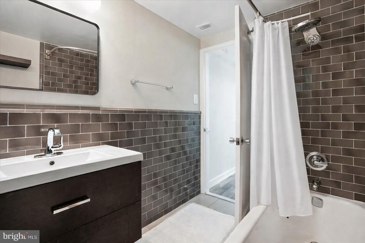 2222 Washington Avenue, Unit 101 Silver Spring, MD 20910 - Photo 15 of 38