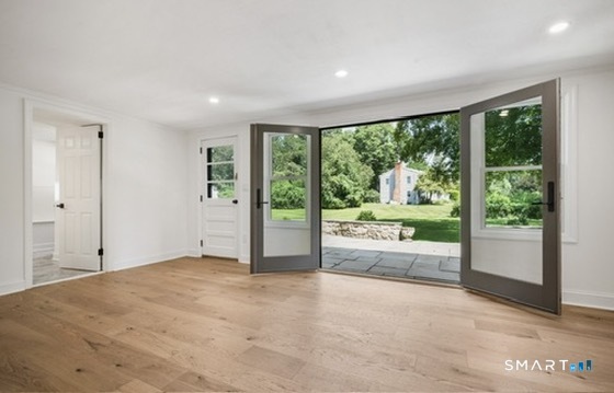 337 Woodbine Road Stamford, CT 06903 - Photo 12 of 20 Gallery Image 12