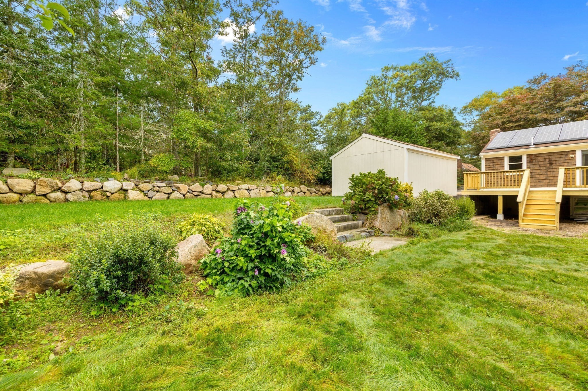 19 Essex Road Mashpee, MA 02649 - Photo 6 of 26 Gallery Image 6