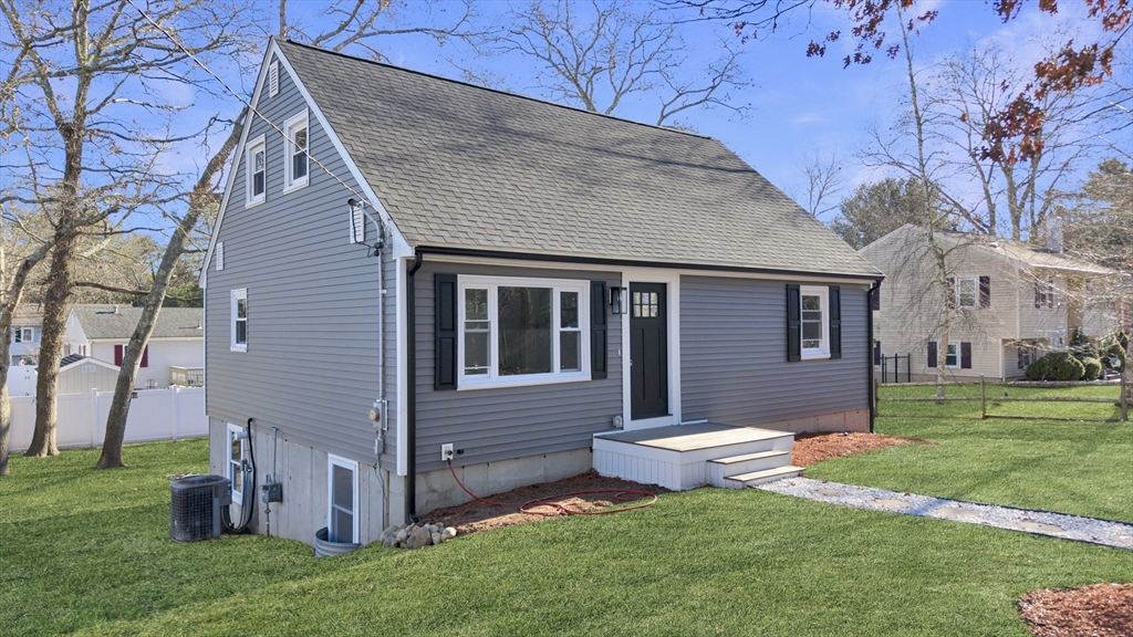 5 Quaker Road East Wareham, MA 02538 - Photo 3 of 29