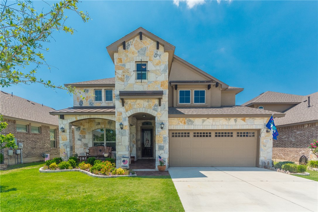 Beautiful Home in desirable Hazelwood subdivision, just a short walk to the Community Pool and Playground.