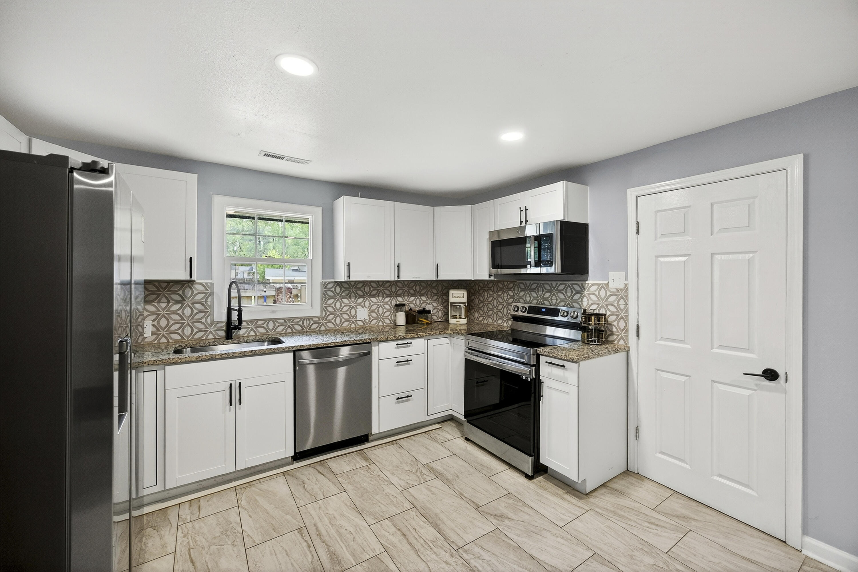 4317-4319 Davison Road Ravenel, SC 29470 - Photo 11 of 42