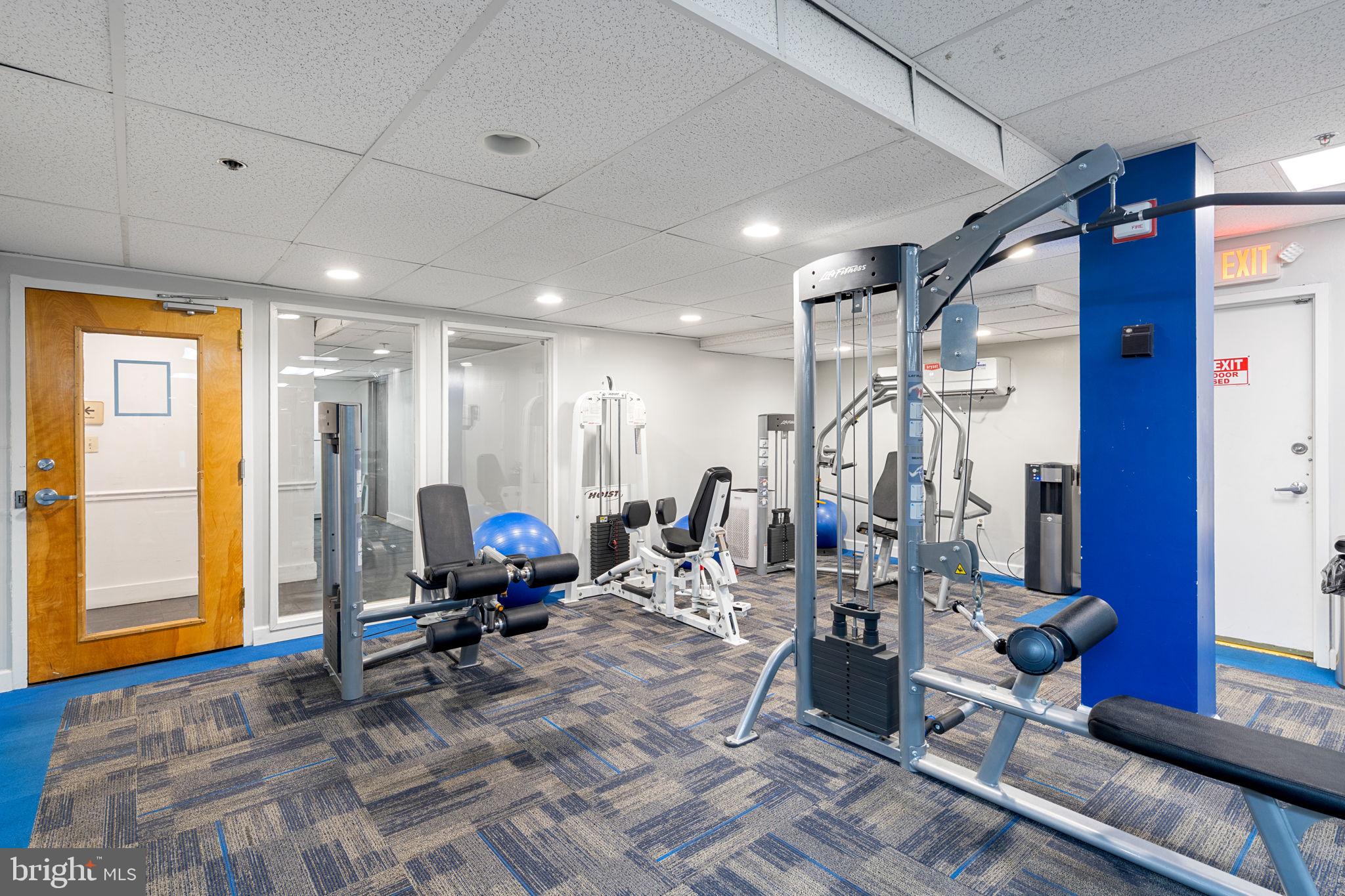200 Lombard Street, Unit 602 Philadelphia, PA 19147 - Photo 30 of 32 a living room with furniture