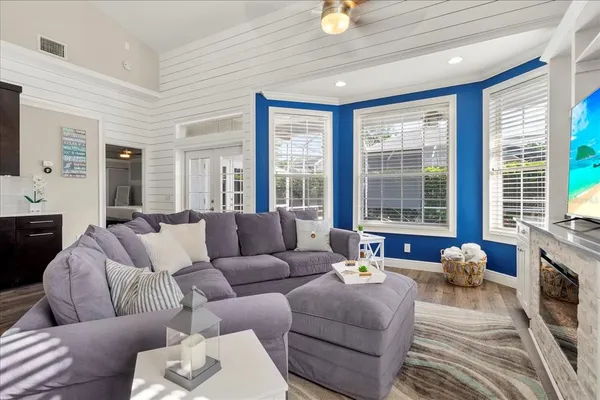 $4,700 | 4615 4th Ave Drive East, Bradenton, FL 34208